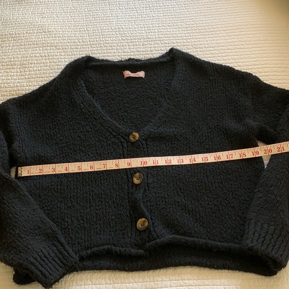 🎉 BOGO! 2/$12! Urban Outfitters Sweater - Picture 6 of 7